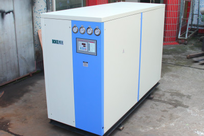 用戶購買水冷箱式冷水機怎么選擇供貨商？